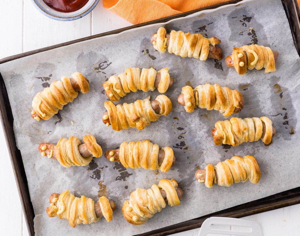 Petrifying Piggies in a blanket