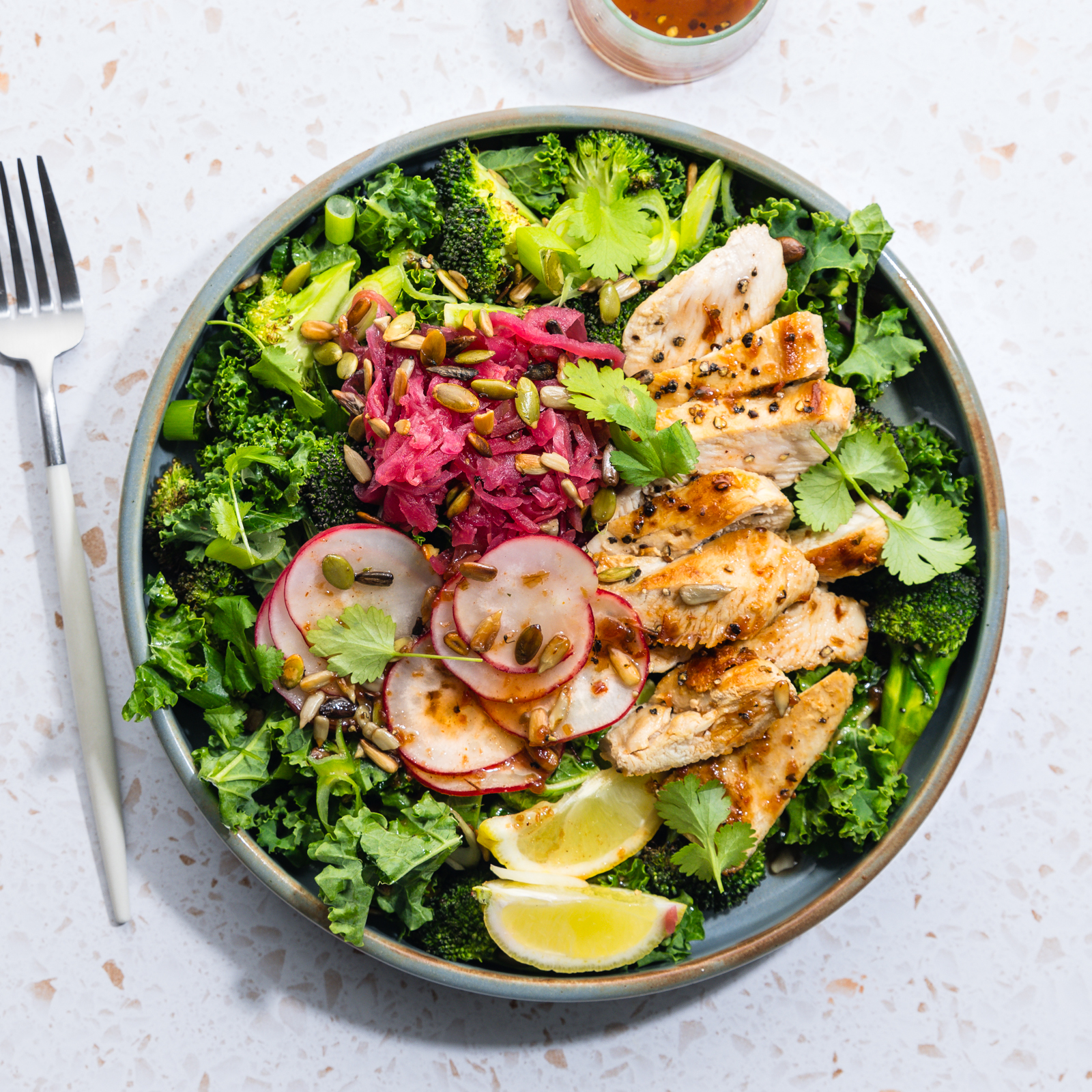 FS Chicken & Super Seed Green Bowl with Beetkraut & Lime