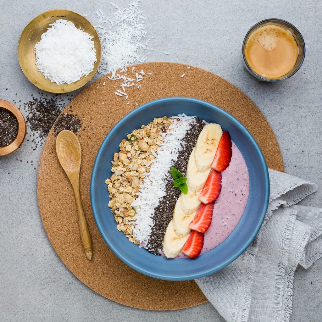 christmas spiced smoothie bowl